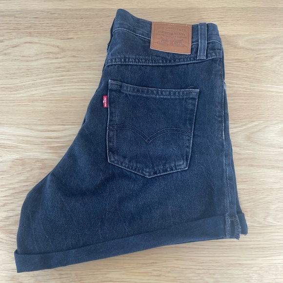 Levi’s 80s Mom Short | 29 - Picture 2 of 7